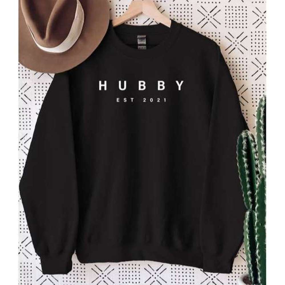 Husband Est 2021 Sweatshirt Unisex Shirt - Picture 1 of 4